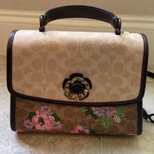 Women’s Coach Bag ( NEW WiTHOUT TAGS)